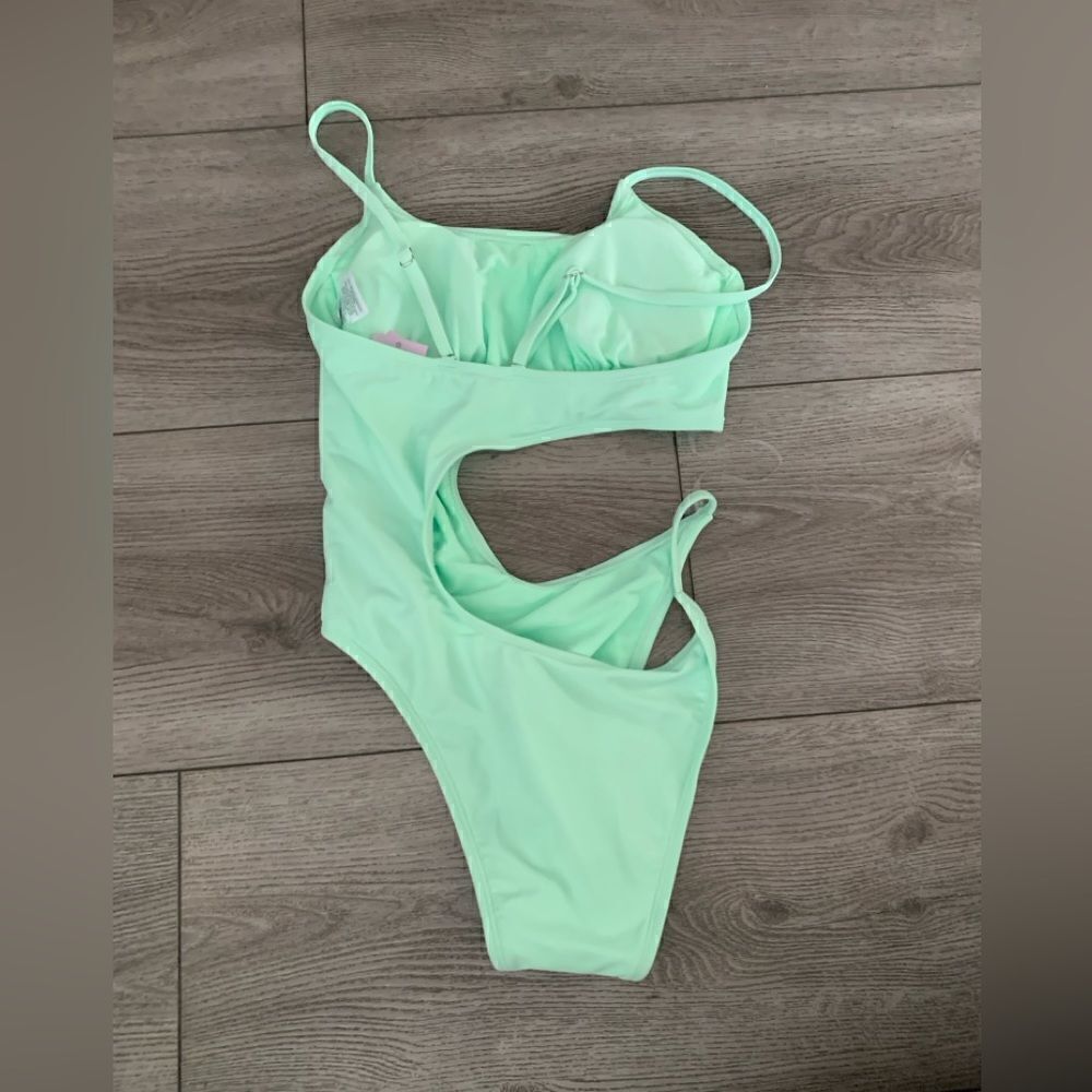Wildfable woman’s one piece swim suit - Picture 2 of 3